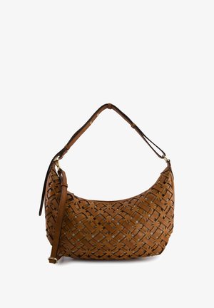 Hnědá kožená tkaná kabelka přes rameno s nastavitelným popruhem a zipem, s překrytím mřížkového vzoru na hladké vnitřní podšívce.