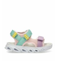 Sandalias para niños en rosa, verde menta y morado. Parte superior de malla con correas ajustables y herrajes en forma de corazón. Suela blanca texturizada.