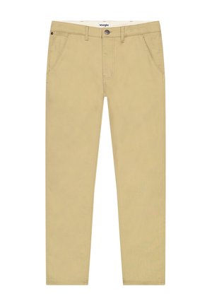 Beige Wrangler-Hose mit geradem Bein, vorderen Taschen, Gürtelschlaufen und Knopfverschluss vor weißem Hintergrund.