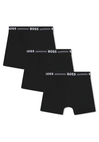 Fekete boxer alsónadrág három darabos csomagban, rugalmas derékpánttal, fehér "BOSS" logóval, puha, rugalmas anyagból készült.