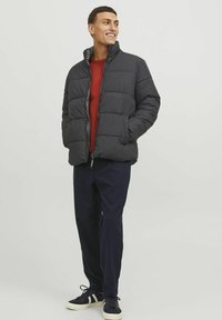 Jack & Jones JJETOBY PUFFER COLLAR - Giacca invernale - black