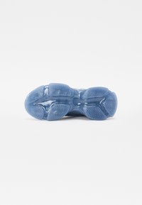 Steve Madden MISTICA - Baskets basses - blue denim