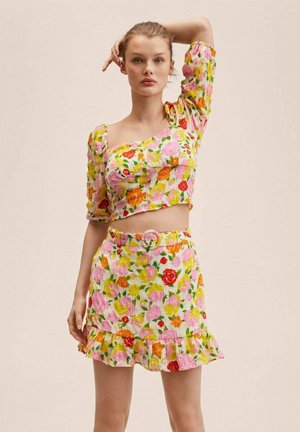 PRADERA - T-shirt z nadrukiem - yellow
