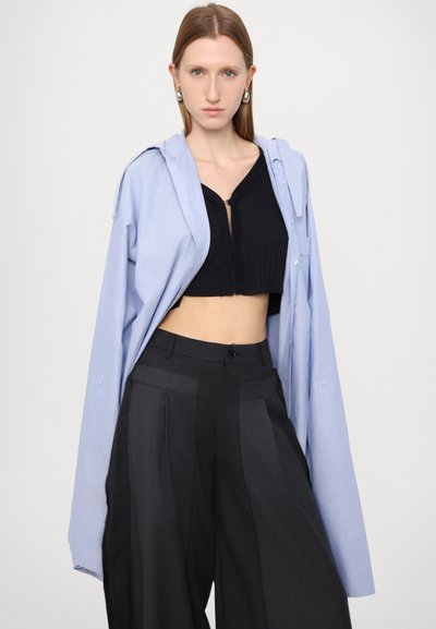 AVAVAV Vestido camiseiro - blue