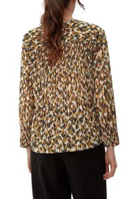s.Oliver MIT ALLOVERMUSTER - Bluse - olivgrün