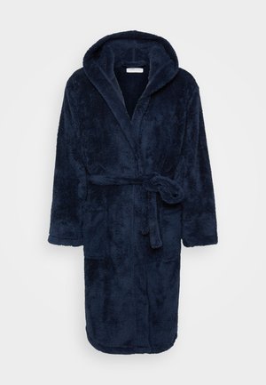 Dunkelblauer, samtiger Bademantel mit Kapuze, langen Ärmeln und Bindegürtel; ausgestattet mit zwei vorderen Taschen und einer weichen, strukturierten Oberfläche.