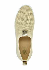 Ballerine en tricot beige avec un accent doré sur le talon. Présente une texture respirante et un design flexible. Semelle en caoutchouc. Taille 37.