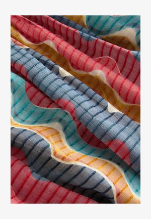 Multikleurrige stof met golvende strepen. Bevat rode, blauwe en gele ruitpatronen op een lichtgewicht, textuurrijke materia.