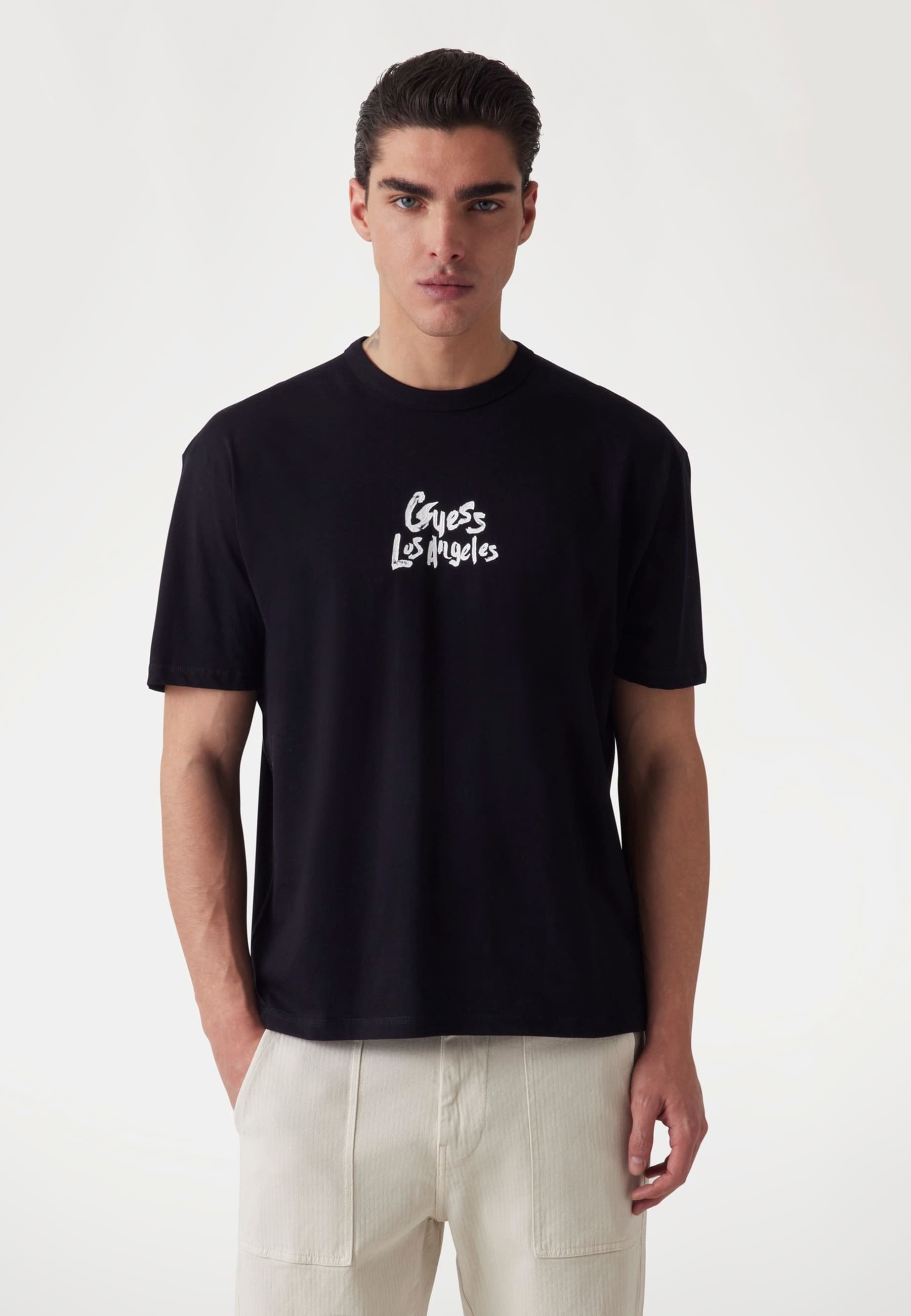 【BALR】Monogram Embro Regular Fit T-Shirt Jet Black/Phantom BALR. Monogram Embro Regular Fit T-Shirt Jet Black/Phantom