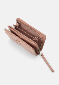 Calvin Klein RE LOCK QUILT BIFOLD WALLET - Maks - ash rose