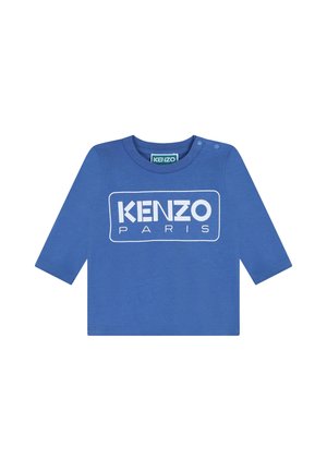 Chemise à manches longues bleue avec un logo KENZO PARIS blanc sur le devant. Fabriquée en tissu doux avec des pressions à l'épaule pour un enfilage facile.