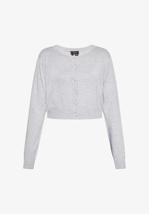 Sivý skrátený kardigán z mäkkého materiálu, s dlhými rukávmi, okrúhlym výstrihom a šiestimi dekoratívnymi gombíkmi vpredu.