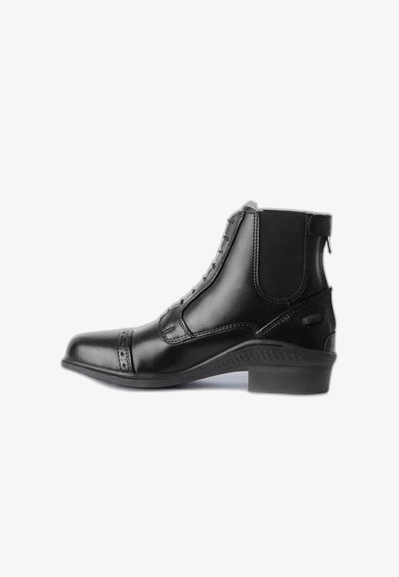 Bottines en cuir noir avec un bout arrondi, un laçage à l'avant, un panneau latéral élastique et un talon bas avec une semelle extérieure texturée.