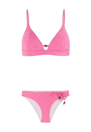 Roze bikini set met textuur, bestaande uit een driehoekig topje met dunne bandjes en een kraal in het midden, en bijpassende slips met zijstrikjes en kraalaccenten.