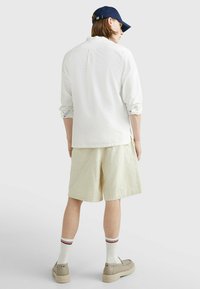 Tommy Hilfiger REGULAR FIT  - Chemise - ecru