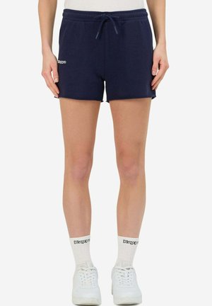 Pantaloni corti in felpa blu navy realizzati in tessuto morbido, con vita elasticizzata e cordoncino, oltre a tasche laterali. Dettaglio del logo piccolo sulla gamba.