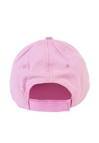 Gorra de béisbol rosa con una corona estructurada, correa de ajuste trasera y detalles de costura. Fabricada en algodón con una textura suave.