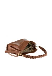 Borsa in pelle marrone con tracolla intrecciata, scomparti con zip aperti e fodera interna in tessuto beige.