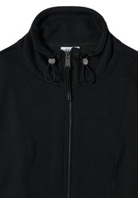 Černá atletická bunda na zip s vysokým límcem, šňůrkovými detaily a texturovanými panely po stranách. Má plně zapínací přední zip.