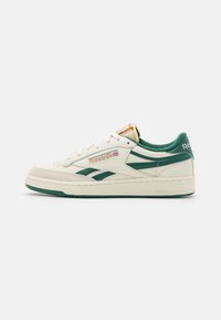 Reebok Classic - CLUB C REVENGE VINTAGE UNISEX TRAINERS - Trainers - vintage chalk/dark green Thumbnail Image 1