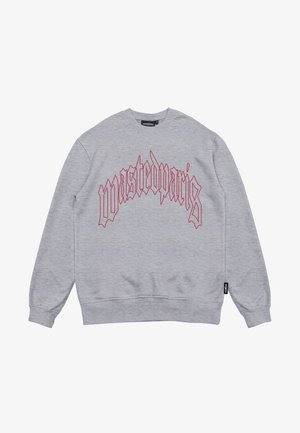 Helles graues Sweatshirt mit langen Ärmeln, das mit rotem gotischem "wastedparis"-Text verziert ist, der sich über die Brust wölbt, und einem kleinen schwarzen Markenanhänger an der Seite.
