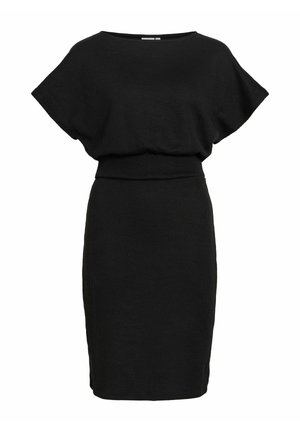 Robe noire longueur genou avec larges manches chauve-souris et taille cintrée, confectionnée en tissu maille avec un col rond.