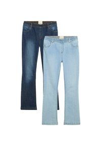 Due paia di jeans: una indigo scuro con gamba affusolata e cintura elastica, l'altra azzurro chiaro con gamba a zampa d'elefante e tasche tradizionali.