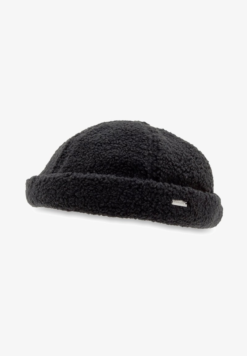 Bob en maille texturée noire avec bord roulé et petite étiquette rectangulaire du logo Kangol sur le côté.