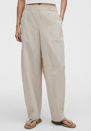 lululemon CRINKLE NYLON MID-RISE BARREL-LEG PANT  WOMEN'S PANTS - Bukser - downtown tan