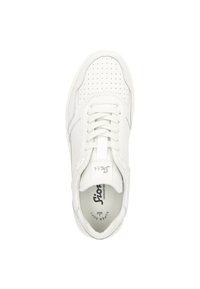 Weiße Ledersneaker mit durchlochter Zehenpartie, flachen Schnürsenkeln und grauen Akzenten. Mit gepolsterter Innensohle und Branding innen. Abgerundete Form.
