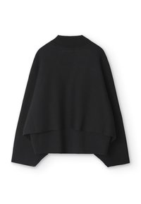 Svart oversized tröja med hög, ribbad halsringning och design med droppade axlar. Mjuk, texturerad tyg med en lagerindelad bakre fåll.