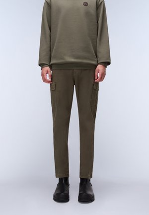 M YASUNI SL  - Cargohose - tea leaf ga