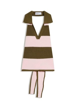 Top senza maniche lavorato a maglia con colletto polo, scollo a V profondo, righe orizzontali marroni e rosa chiaro, e cinture in vita a righe abbinate.