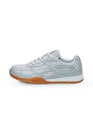 Light gray sneaker with textured leather, mesh accents, padded collar, and a rubber gum sole. Features classic lacing and stitched detailing.