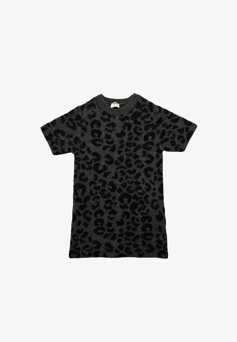 Robe pull manches courtes gris foncé avec motif léopard noir et col rond.