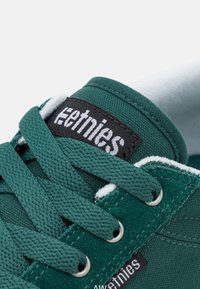 Etnies BARGE - Sapatilhas de skate - green/white/black