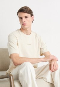 BOSS TEE - Basic T-shirt - open white