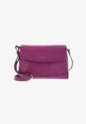 Sac à bandoulière en cuir violet avec fermeture à rabat et sangle réglable, arborant un petit logo métallique de la marque sur le devant.