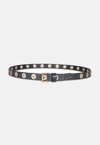 Ceinture en cuir noir ornée de clous circulaires dorés, d'une boucle en métal et d'une surface texturée. Design simple avec des accents régulièrement espacés.