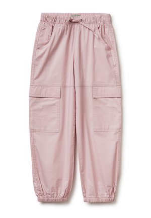 Pantalones cargo rosa claro con cintura elástica, cordón ajustable, bolsillos laterales, grandes bolsillos frontales con solapa y puños elásticos.