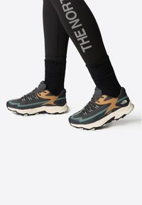 The North Face VECTIV TARAVAL - Zapatillas - asphalt grey dark sage