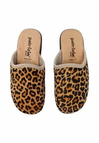 Pantofole con stampa leopardata realizzate in tessuto dalla texture morbida, con retro aperto, bordo beige e soletta imbottita.