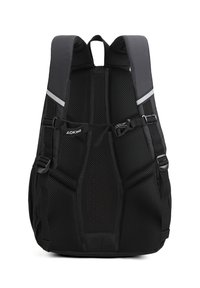 Zaino nero con retro in rete, spallacci imbottiti e fibbie regolabili. Presenta dettagli riflettenti e un design ergonomico per la ventilazione.