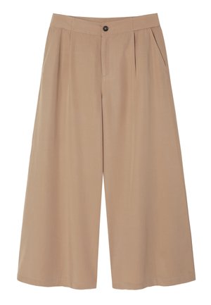 Pantalons beige à jambes larges en tissu lisse avec des plis avant et une fermeture à bouton unique à la taille.