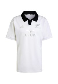 Hvid rugbytrøje med sort krave, prydet med sølv logoer for ALTRAD og All Blacks, inkluderer tre vandrette striber på skuldrene.