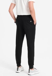 Ombre Teplákové kalhoty - black