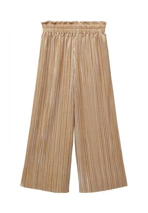 Plisované široké kalhoty v metalické zlaté tkanině s elastickým pasem, zdobené vertikálními pruhy a hladkou texturou.