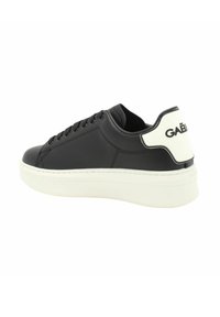 GAeLLE Sneakers basse - black