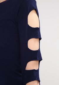 Aaiko Stickad tröja - dark blue