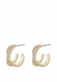 Guldtonade örhängen i form av hoops med en texturerad design, prydda med klara rhinestones längs ytterkanten och med push-back stängning.